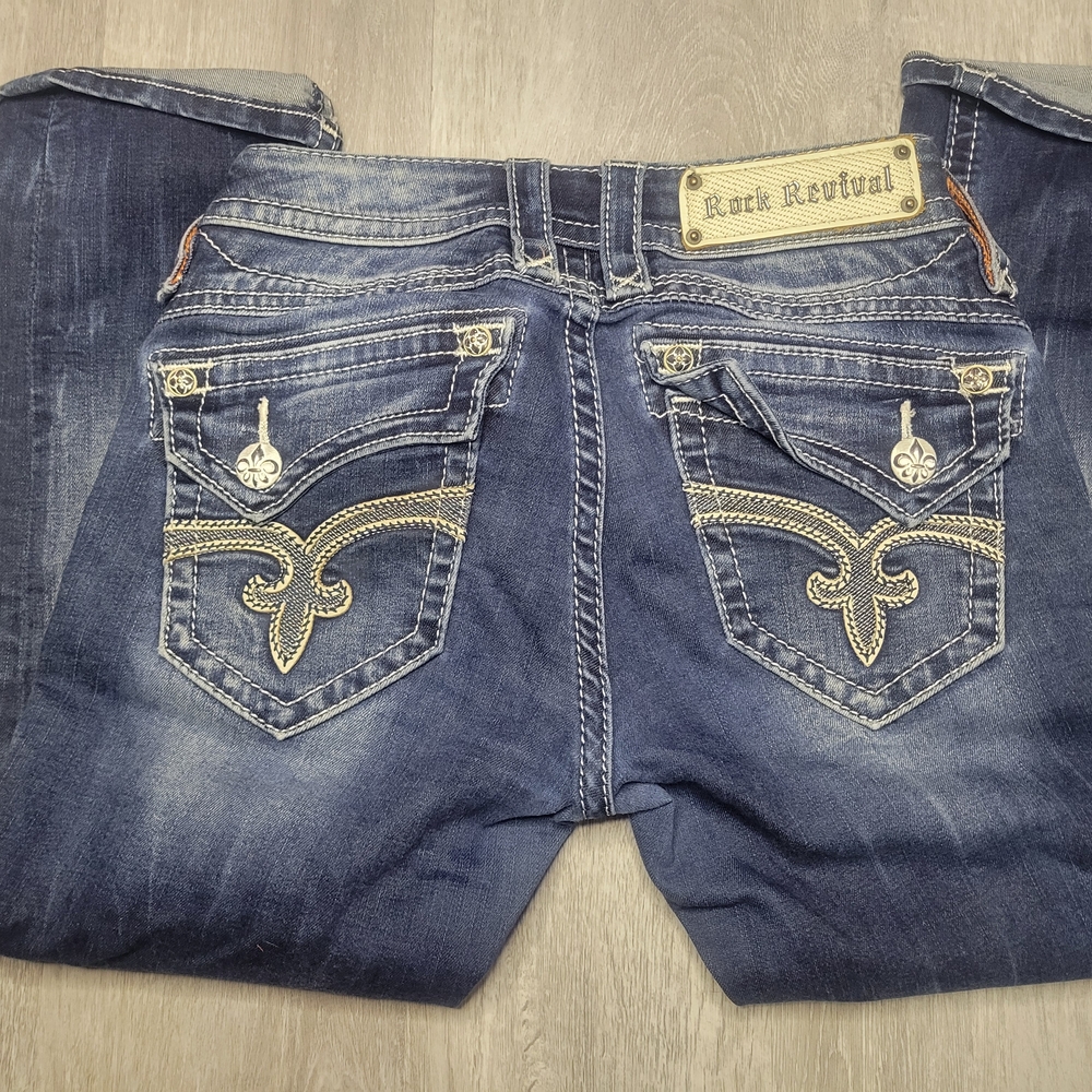 Rock Revival Capris with Embroidered Pockets